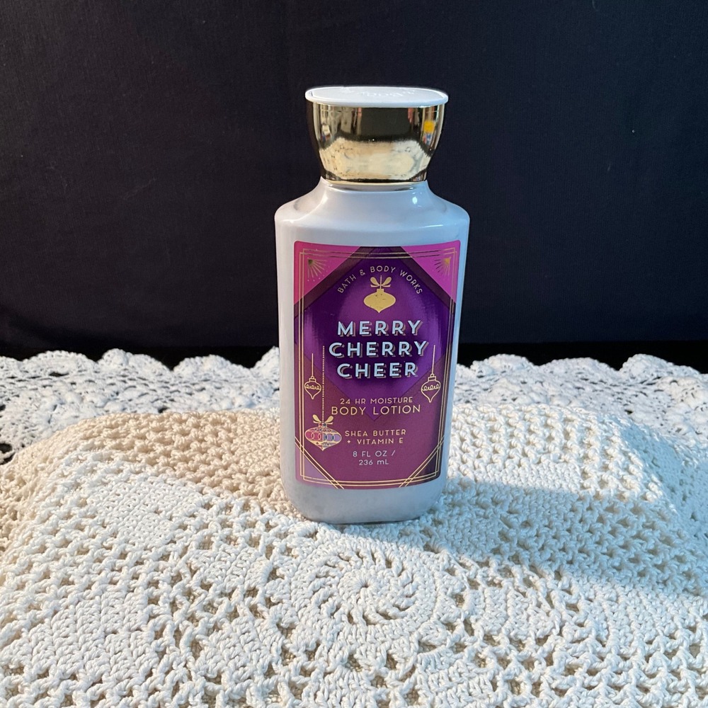 Bath & Body Works Merry Cherry Cheer Body Lotion 8‎ fl oz Holiday